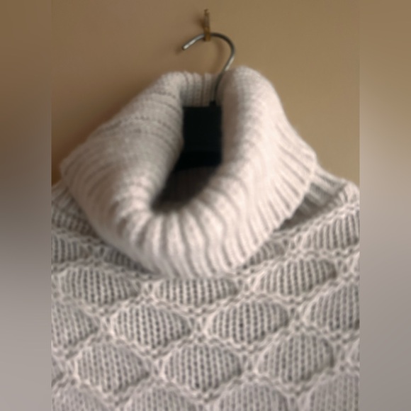 Pistache sweater - Picture 4 of 14